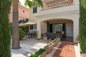 Appartement de vacances avec jacuzzi, jardin et piscine - Image 5