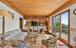 Chalet with Mountain Views, Private Garden and Balcony - Image 5