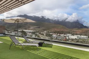 Appartement avec terrasse, piscine et jardin | Vue mer | Adapté au travail à distance - Image 2