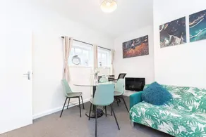 Apartamento vacacional con 2 habitaciones para 4 personas - Image 2