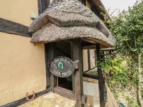Cottage with garden - Image 4