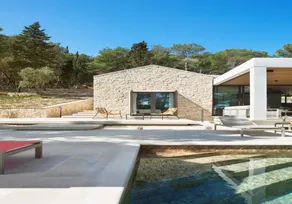 Children-friendly villa with private pool & garden | Mountain view | Close to the beach - Image 5