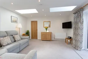 Fully equipped beautiful cottage with terrace & garden - Image 2