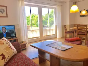 Ein-Steinwurf-zum-Ostseestrand-Ferienwohnung-Martha-mit-Terrasse - Image 5