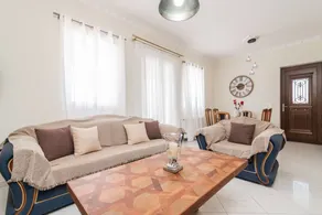 Villa with private pool & garden - Image 4