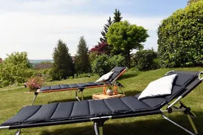 Holiday home with garden & terrace - Image 5