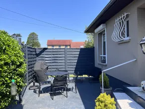 Holiday home with BBQ, garden & terrace - Image 3