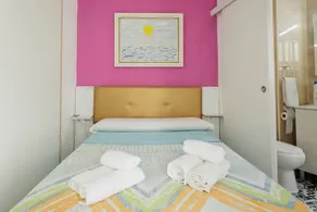 Sevilla Center Premium Apartment with Balcony, Wi-Fi & Air Conditioning - Image 5