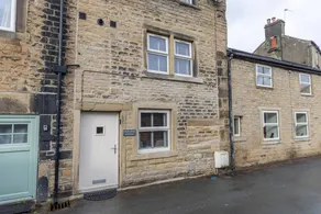 Modern Luxury Cottage based in Holmfirth - Image 4