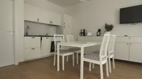 Appartamento con terrazza, giardino e griglia - Image 3