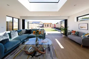 Luxury designer coastal home for 10 with hot tub - Image 2