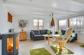 Holiday home with terrace - Image 4