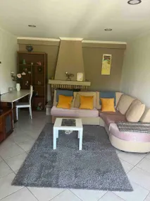 Welcoming house in Vigneux-sur-Seine with private parking - Image 3