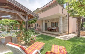 Holiday flat with terrace, 300m from the sea - Image 2