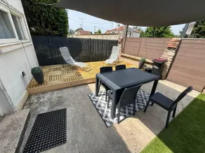Holiday home with BBQ, garden & terrace | City view - Image 3