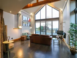 Cottage with pool, hot tub & garden - Image 4