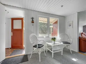 Family-friendly beautiful holiday home with terrace - Image 3