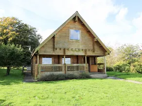 Child-friendly beautiful cottage with hot tub & garden | Pets allowed - Image 2