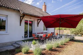 Ferienhaus mit Terrasse, beheiztem Pool und Garten - Image 3