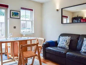 Family-oriented lovely cottage with garden | River view - Image 4