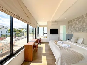 Spacious holiday apartment with garden - Image 2