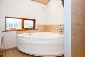 Fully equipped holiday home with hot tub, sauna & terrace | Water view | Pets allowed - Image 4