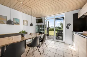 Familienfreundliches Ferienhaus mit Pool und Terrasse - Image 5