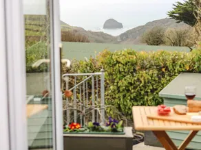Family-friendly cottage with garden | Beach view - Image 4