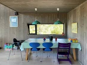 Holiday home with terrace & garden - Image 3