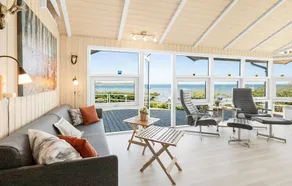 Magical front row sea views at Anslet Beach - Image 2
