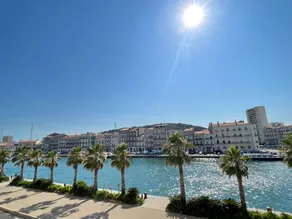 Spacious 2-bedroom with garage, air conditioning, terrace near center in Sète - Image 2