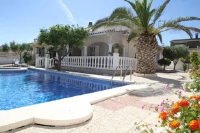 Children-friendly nice villa with private pool, terrace & garden | Mountain view - Image 3