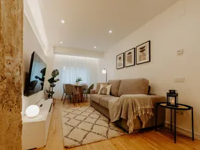 Modern Elegance in the Heart of Logroño for 6 People - Image 2