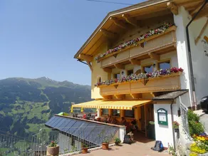 Holiday apartment with garden, terrace & BBQ - Image 2