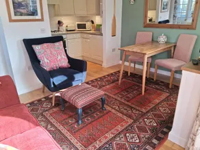 Cottage with garden - Image 4