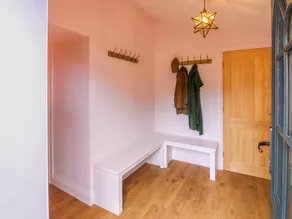 Cottage with garden - Image 3