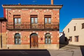 House with barbeque & garden | Garden view - Image 2