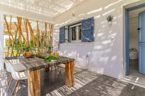 Charmant appart'hôtel avec jacuzzi, jardin et terrasse | Vue jardin | Avec animaux autorisés - Image 5