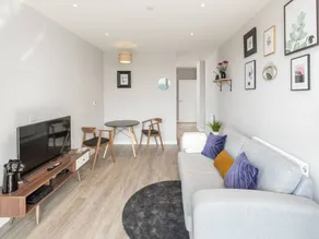 Central Croydon Stunning apartment - Image 5