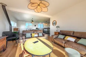Stoubenn Holiday Home with Sea View and Private Garden - Image 3