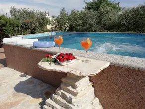 Villa with terrace, jacuzzi & barbeque - Image 5