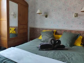 Room “Domaine du Peuplier” with Shared Terrace, Balcony and Wi-Fi - Image 5