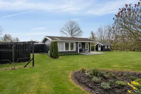 Fully equipped charming holiday home with garden & terrace | Pets allowed - Image 2