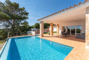 Vacation Home 'Beautiful Villa with Sea Views', Wi-Fi and Air Conditioning - Image 4