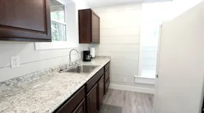 Secluded Tiny House near Owensville, Missouri - Ideal for a Glamping Vacation with Family and Friends - Image 3