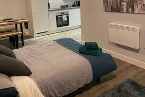 Appartamento con terrazza e giardino - Image 2