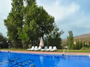 Holiday home with garden, barbeque & pool - Image 5