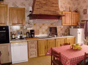 Grande maison entièrement équipée avec jardin, terrasse et jacuzzi | Vue jardin | Avec animaux admis - Image 4