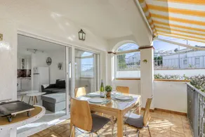 Apartment with terrace, pool & garden - Image 3