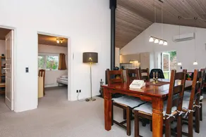Holiday home with terrace - Image 5